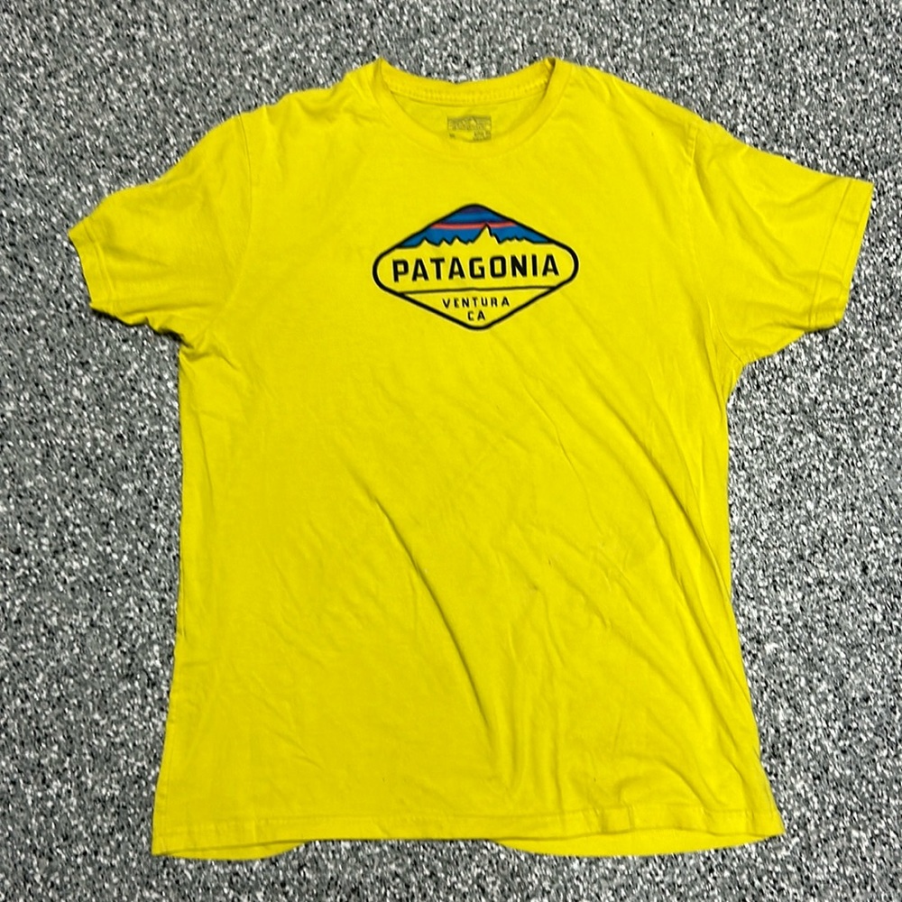 Patagonia Men’s T-shirt Slim XL vintage yellow Ventura CA